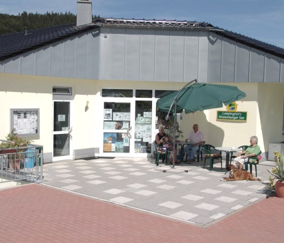 campingpark-kronenburger-see-schneifel-bistro