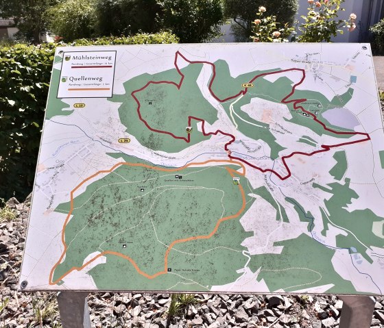 Infotafel Mühlsteinweg & Quellenweg, © Touristik GmbH Gerolsteiner Land, Ute Klinkhammer