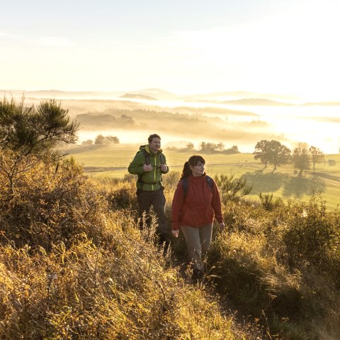 Sonnenaufgang Eifelsteig, © Eifel Tourismus GmbH, Dominik Ketz