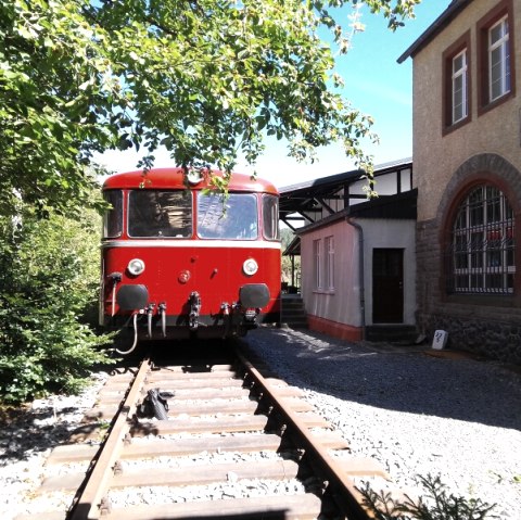 schienenbus_im_bahnhof_ahuette, © Andreas Kurth