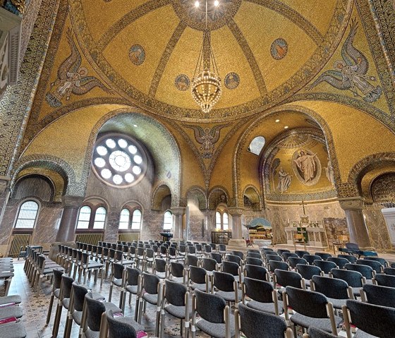 Erlöserkirche Gerolstein Innenansicht (1), © Foto Achim Meurer, https://achimmeurer.com/