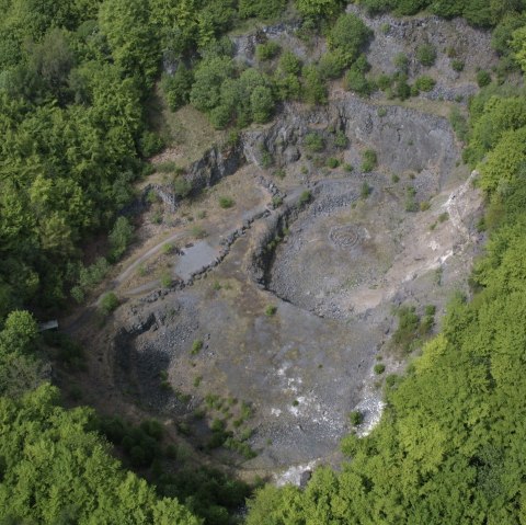 Krater Arensberg © Regnery, © Regnery