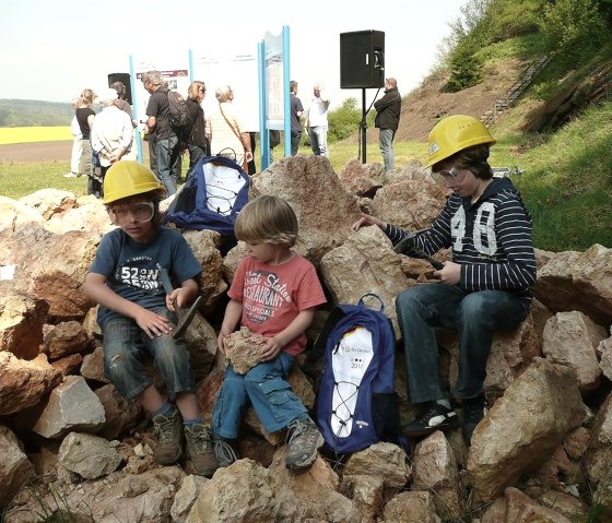 Kinder am Geoacker, © Touristik GmbH Gerolsteiner Land