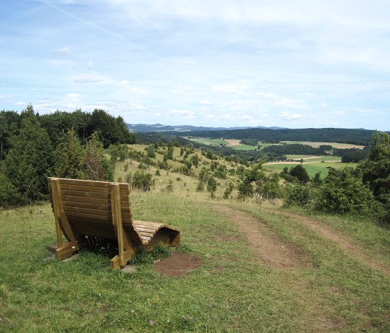 Ruhebank am Hönselberg, © Touristik GmbH Gerolsteiner Land, Ute Klinkhammer