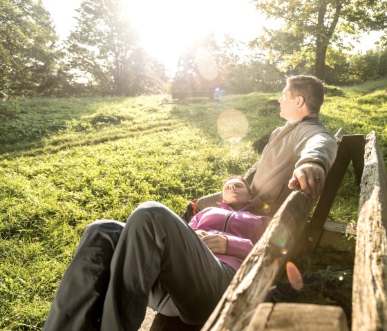 Entspannte Rast am Gerolsteiner Keltenpfad, © Eifel Tourismus GmbH, D. Ketz