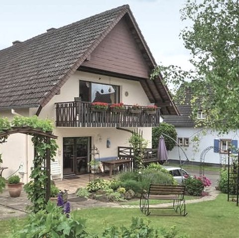 Haus mit Terrasse und Parkplatz, © Gertrud Wieser