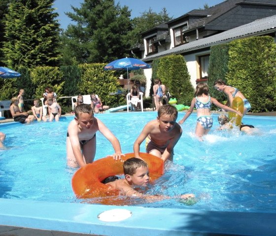 Kinder Schwimbecken Felsenhof