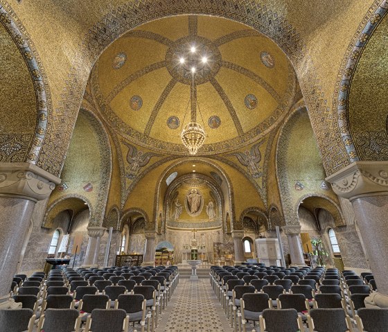 Erlöserkirche Gerolstein Innenansicht, © Foto Achim Meurer, https://achimmeurer.com/