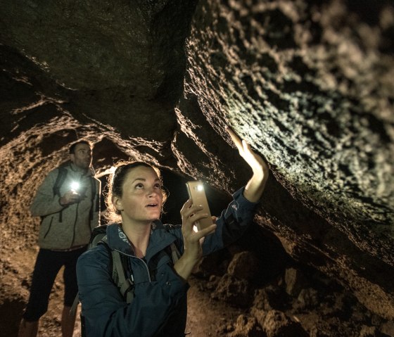 ET-2019-451-Vulkanpfad, Mühlsteinhöhle, Gerolstein-Roth © Eifel Tourismus GmbH, Dominik Ketz, © Eifel Tourismus GmbH, Dominik Ketz