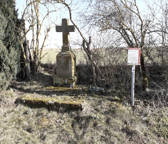 Wegekreuz bei Auel, © Touristik GmbH Gerolsteiner Land, Ute Klinkhammer