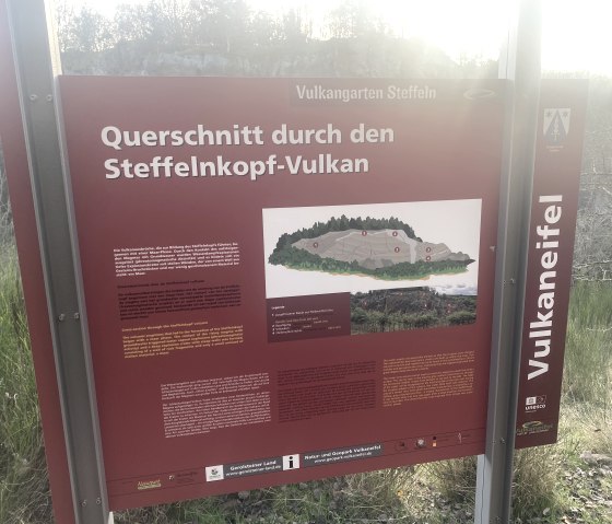 Informationstafel Vulkangarten 3, © Touristik GmbH Gerolsteiner Land