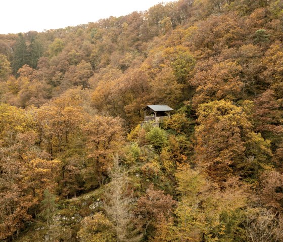 Die Rulandhütte vor Manderscheid thront über dem Liesertal, © Eifel Tourismus GmbH, D. Ketz