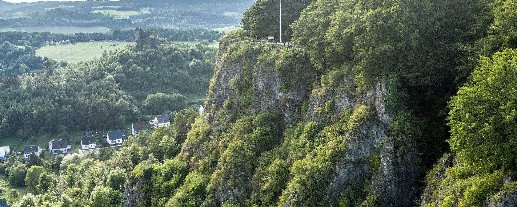 et-2017-233-gerolsteiner-felsen-und-keltenpfad-munterley-plateau-eifel-tourismus-gmbh-dominik-ketz, © Eifel Tourismus GmbH, Dominik Ketz