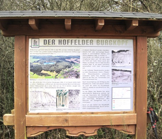 Informationstafel Hoffelder Burgkopf, © Touristik GmbH Gerolsteiner Land, Ute Klinkhammer
