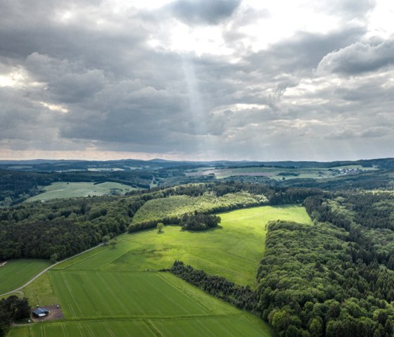 Lass Dich ein auf die mystische, kraftvolle Vulkaneifel am Hochkelberg Panorama-Pfad, © Eifel Tourismus GmbH, D. Ketz