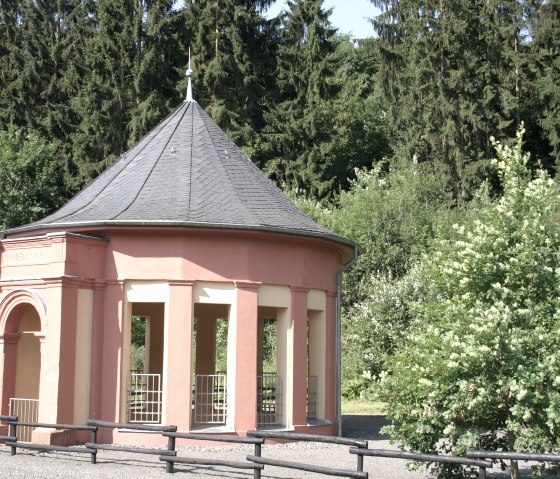 Pavillion Drees Nähe Birresborn